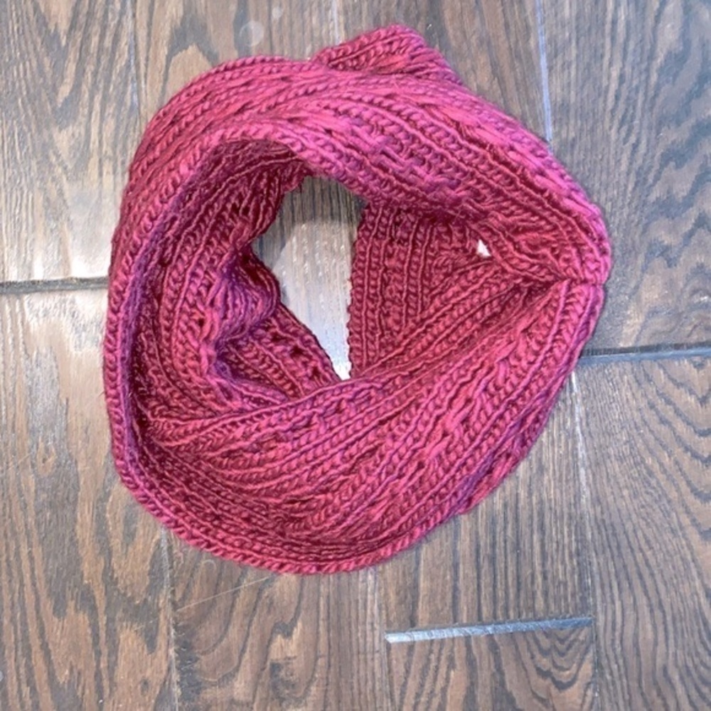 Red Camel Burgundy wine color knit infinity scarf - Picture 2 of 5